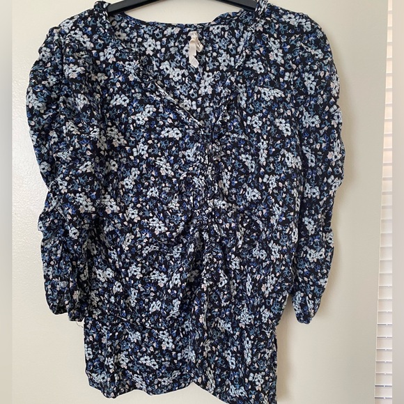C&V - FLORAL TOP - Picture 1 of 2